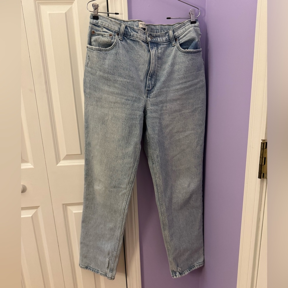 Abercrombie & Fitch ‘90s Straight Ultra High Rise Jeans